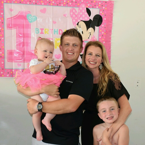 Meet your Posher, Micki - Picture 1 of 1